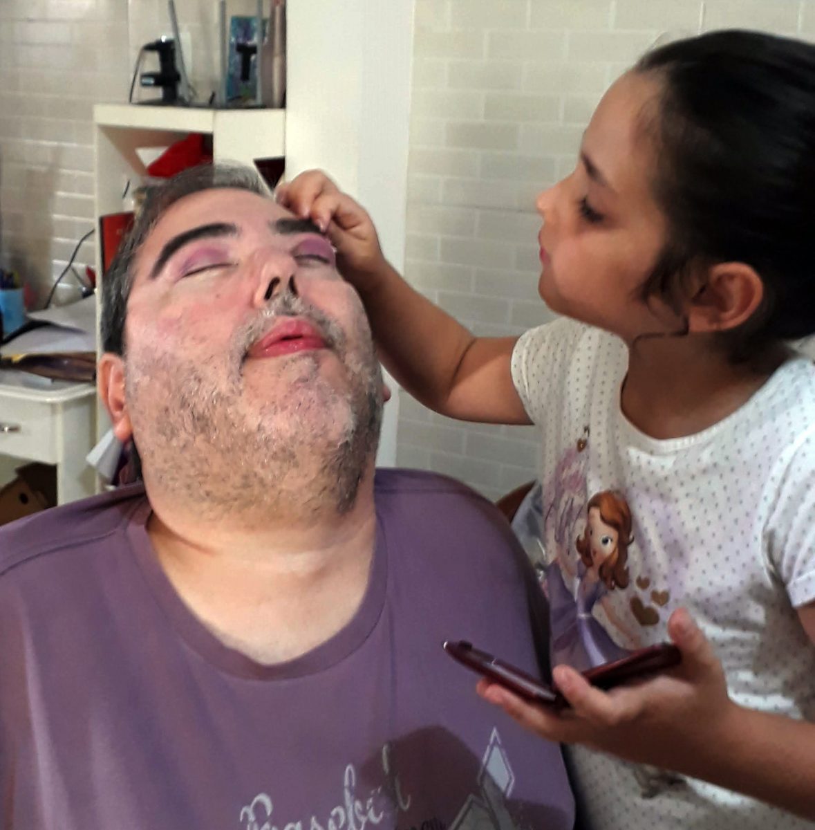 paiderodinhas.com.br - PAPAI, DEIXE SUA FILHA MAQUIAR VOCÊ! 